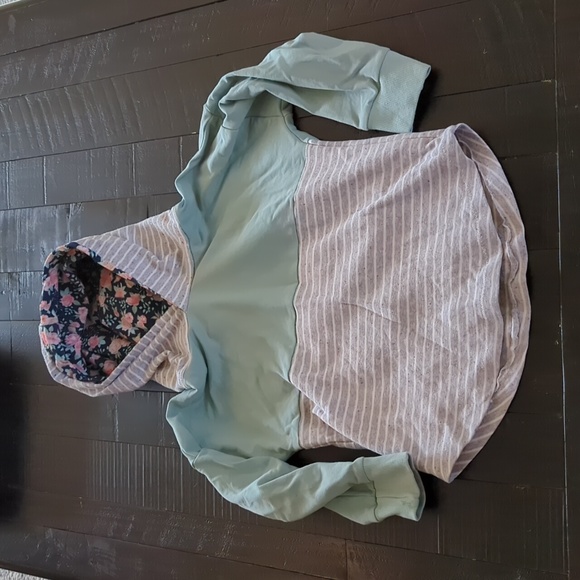 Floral and stripe hoodie and jogger set - Picture 2 of 5